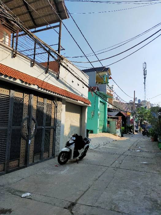 Nhà phố hẻm ô tô né nhau 1/ đường Chiến Lược, Bình Trị Đông, Bình Tân | Ô tô ngủ trong nhà